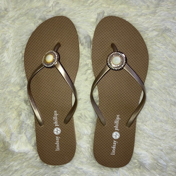LINDSAY PHILLIPS—TAN SNAP–ON JEWELS FLIP FLOPS!! - Picture 5 of 10